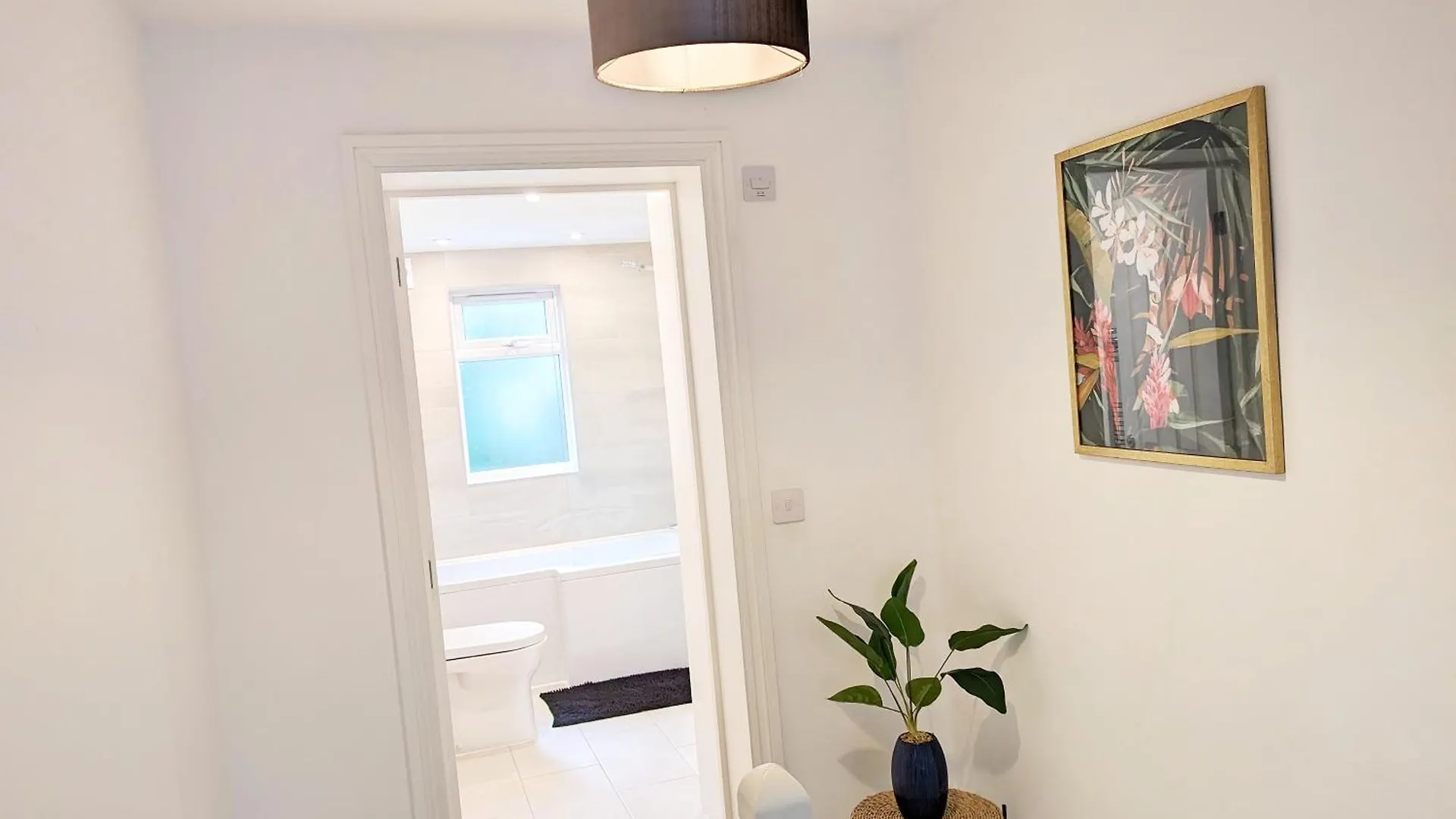 Central Cambridge, Charming 3-Bed House With Free Parking!