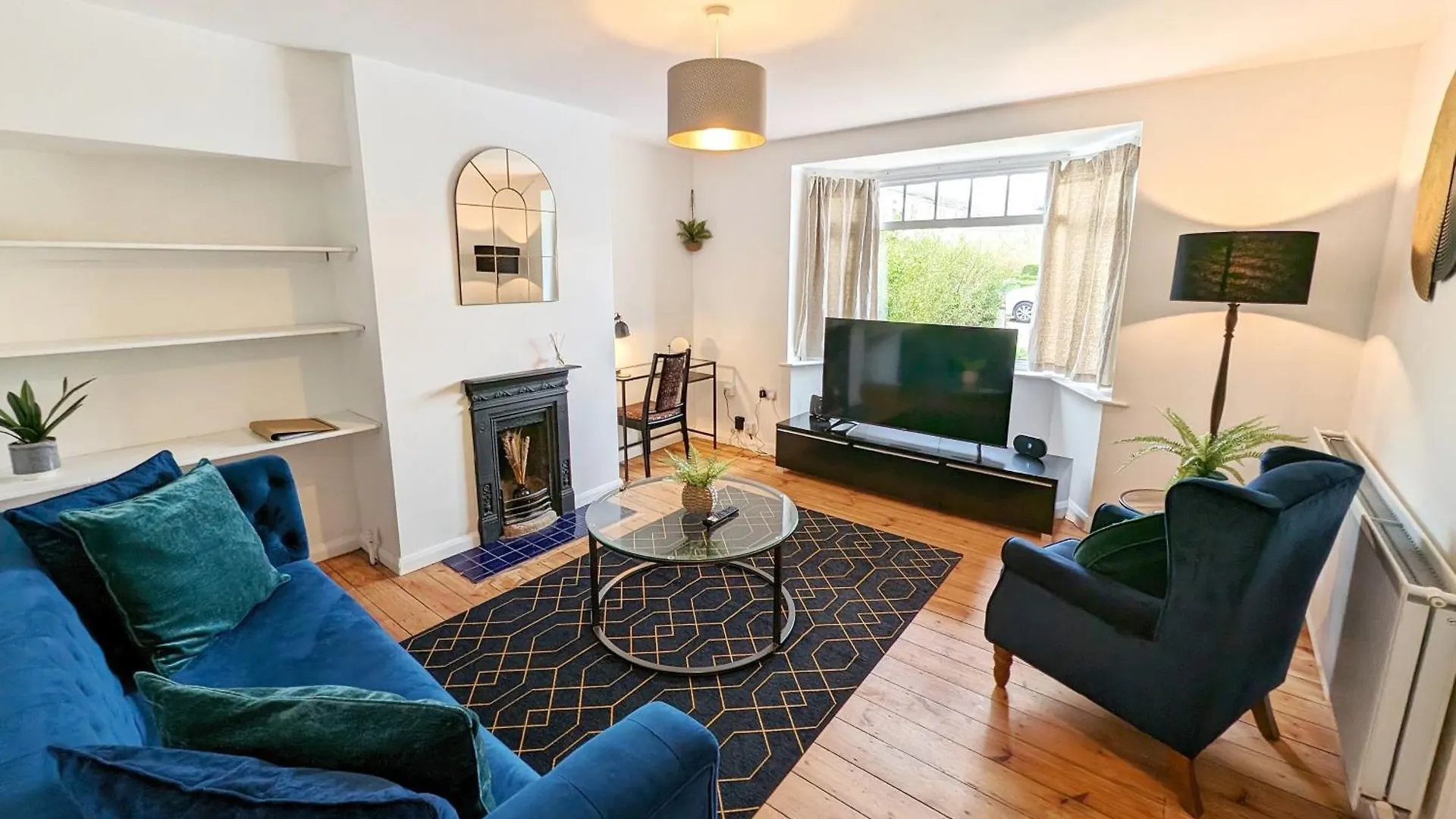 Tatil Evi Central Cambridge, Charming 3-Bed House With Free Parking!